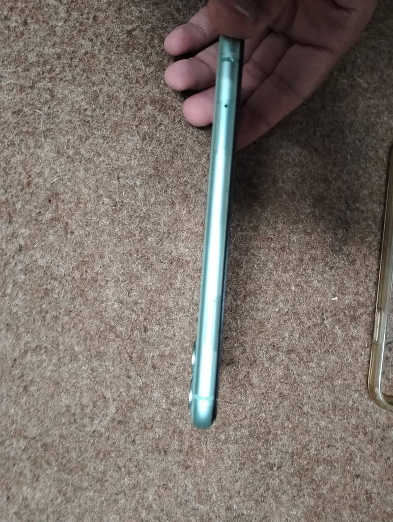 Apple iPhone 11 6