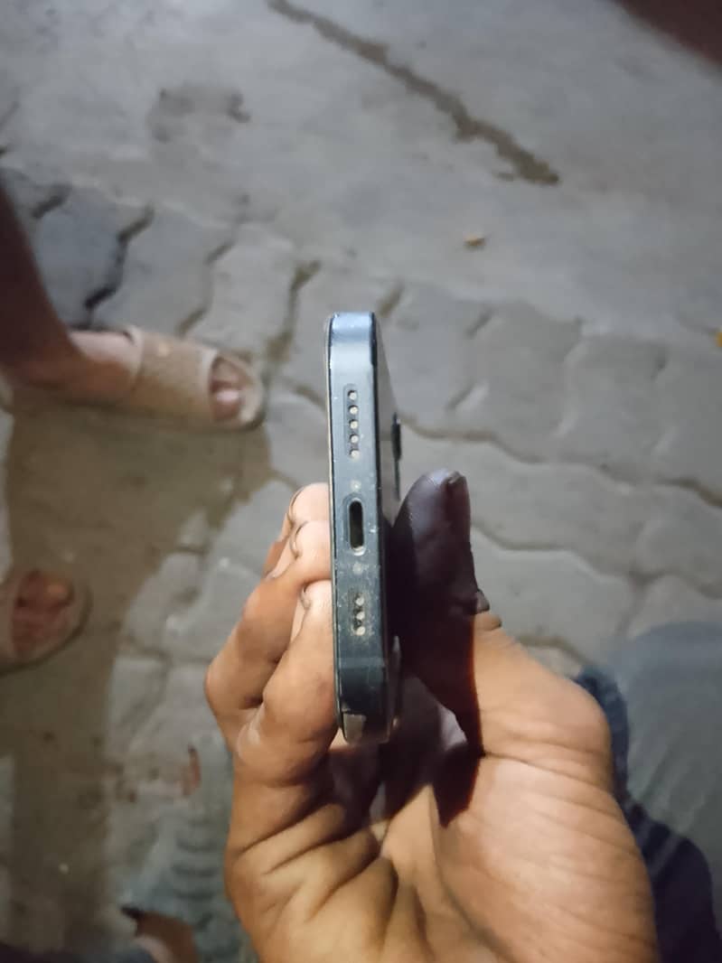 Apple iPhone 12 1