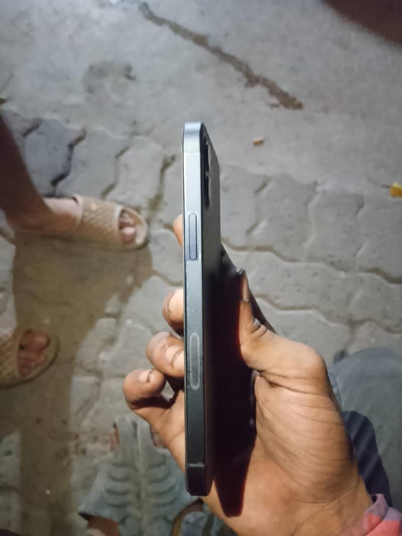 Apple iPhone 12 2