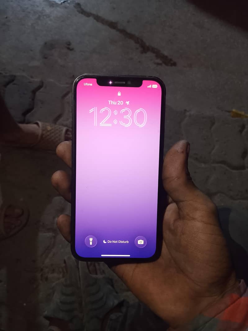 Apple iPhone 12 3