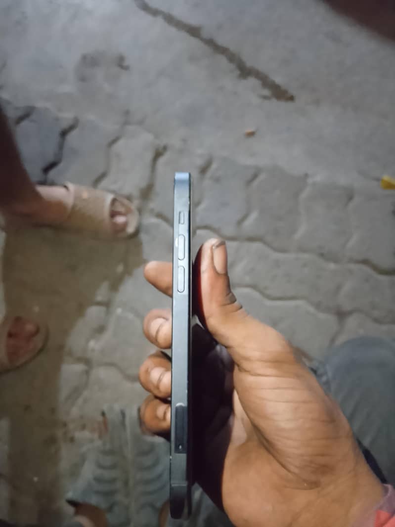 Apple iPhone 12 5