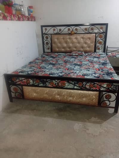 double bed & two sin table. . 03024599618