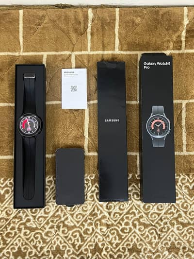 Samsung Watch 5 Pro 45mm With Box. (LTE esim)In Mint Condition