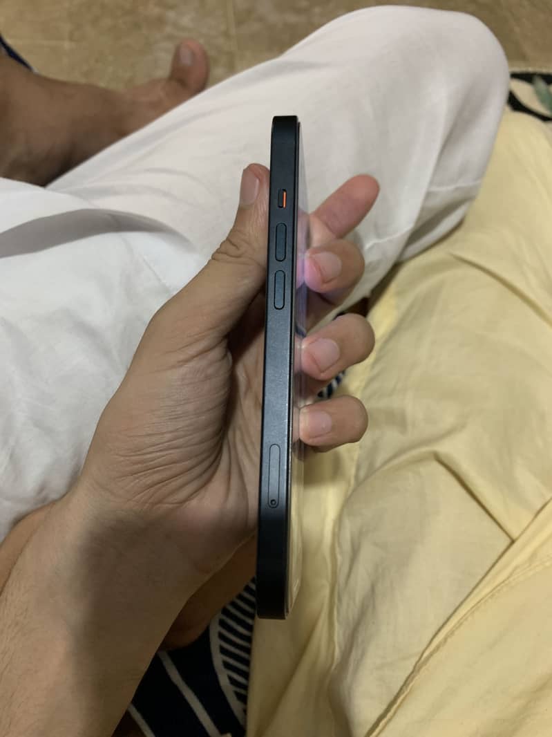 Apple iPhone 13 mini 0