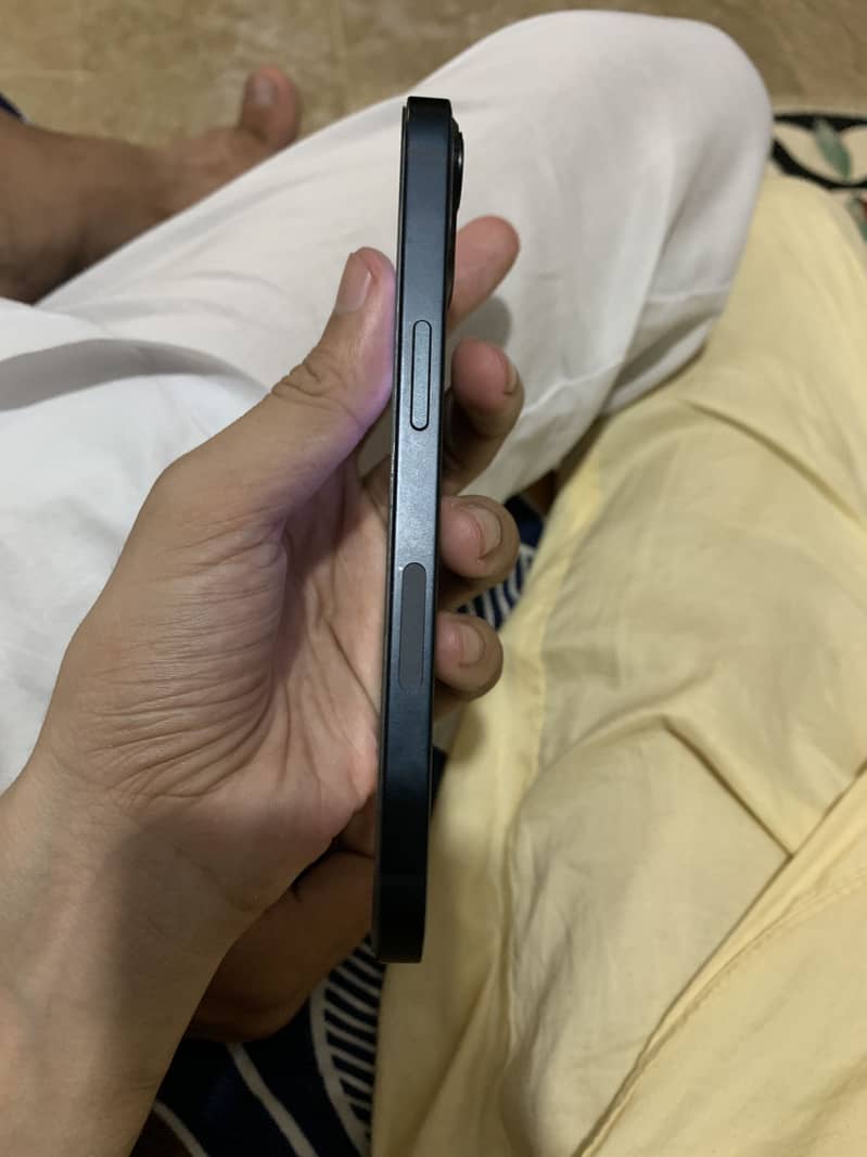 Apple iPhone 13 mini 1