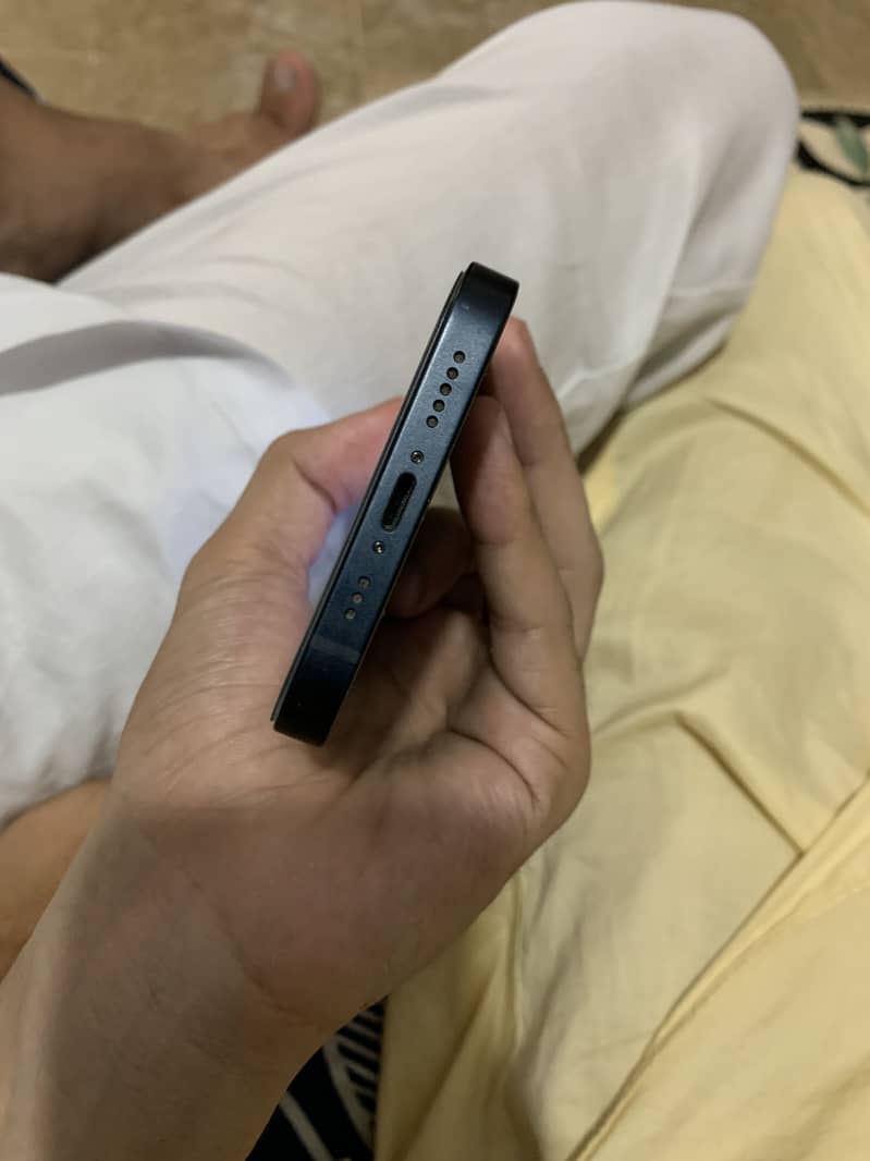 Apple iPhone 13 mini 4
