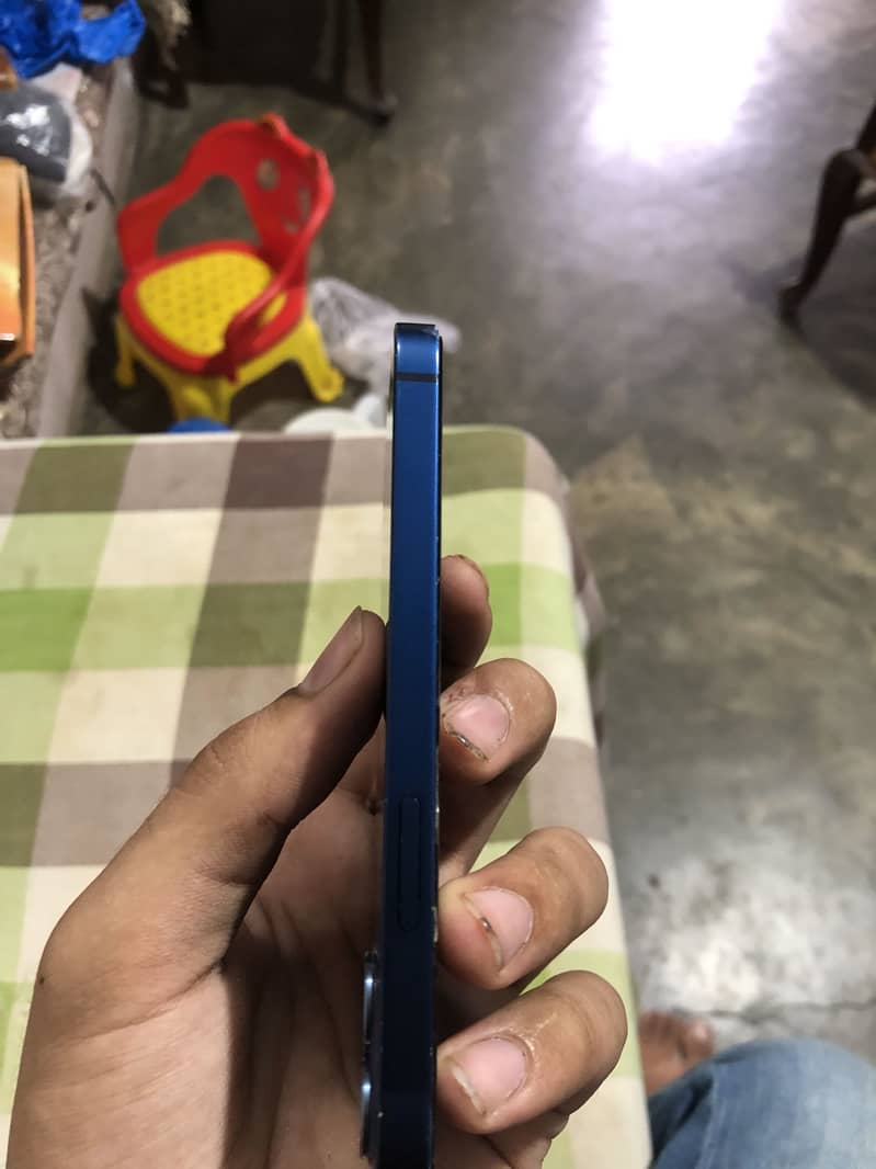 Apple iPhone 12 mini 6