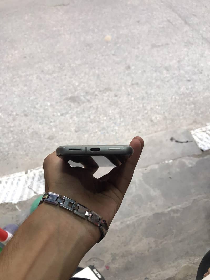 Google Pixel 8 2