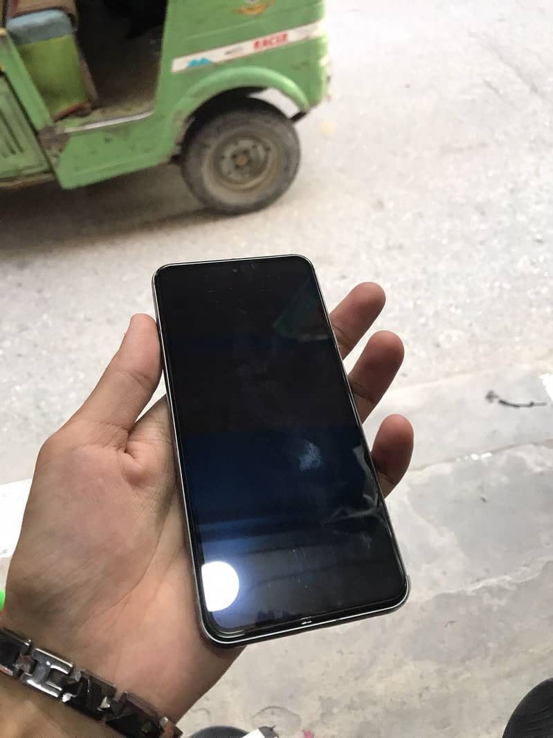 Google Pixel 8 4