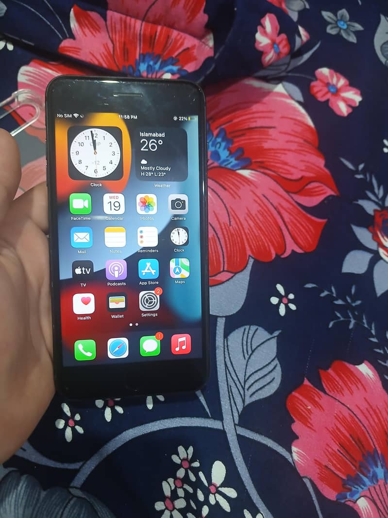 Apple iPhone 7 Plus 1