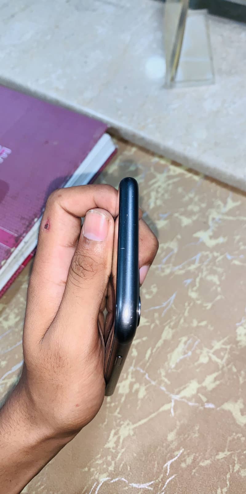 iPhone 11 5