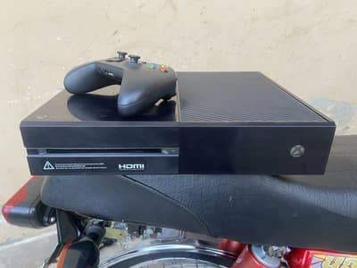 Xbox One 500GB + Controller + 5 Games – Quetta