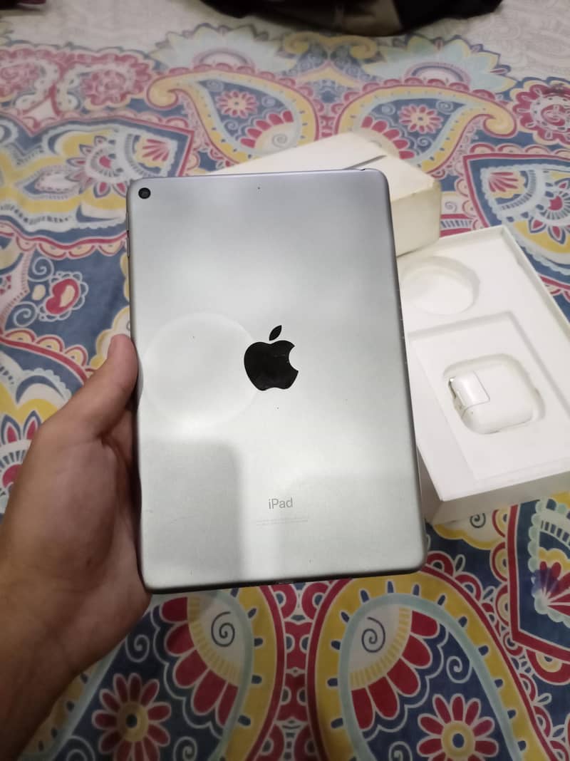 IPAD MINI 5 ( BOX + ADAPTER) 2