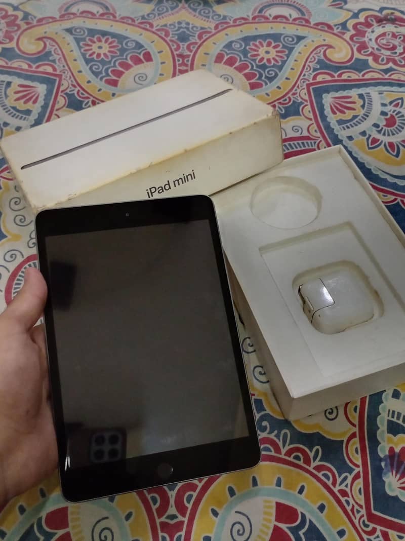 IPAD MINI 5 ( BOX + ADAPTER) 3