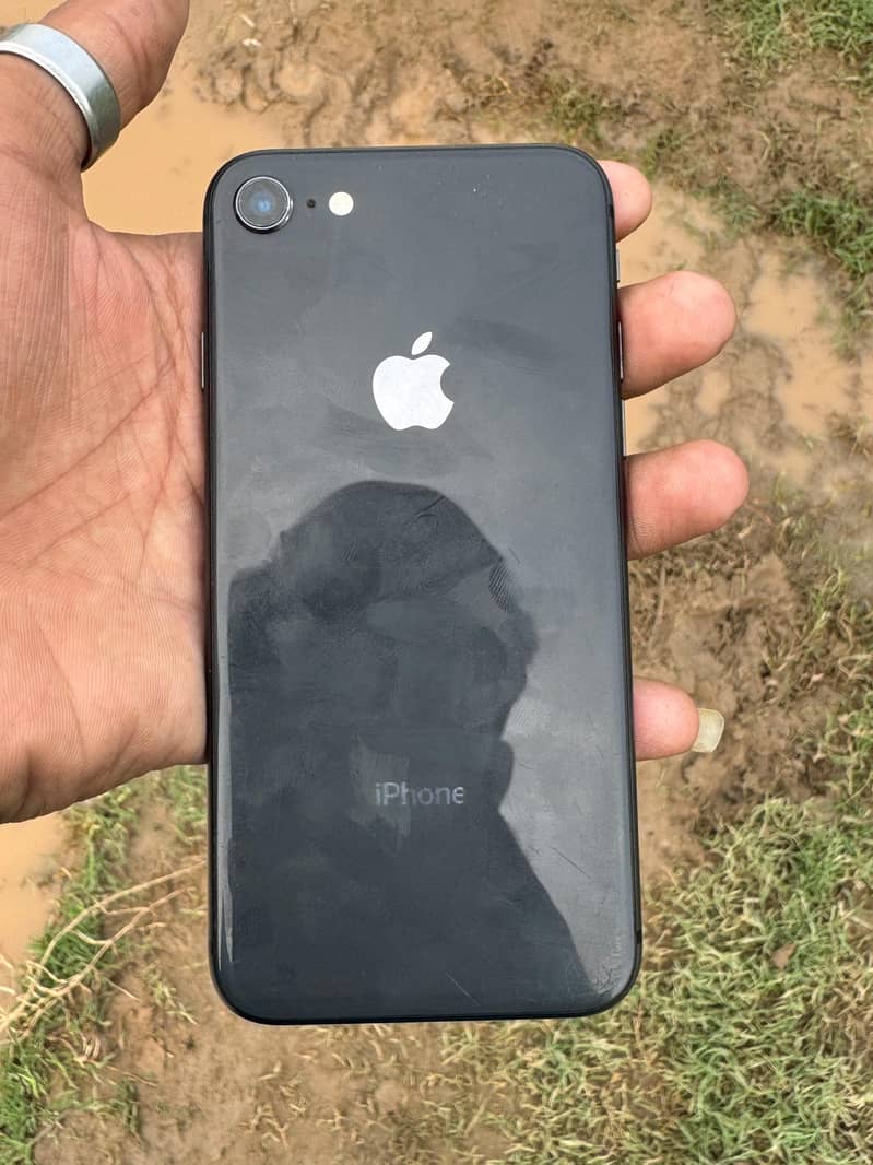 Apple iPhone 8 1