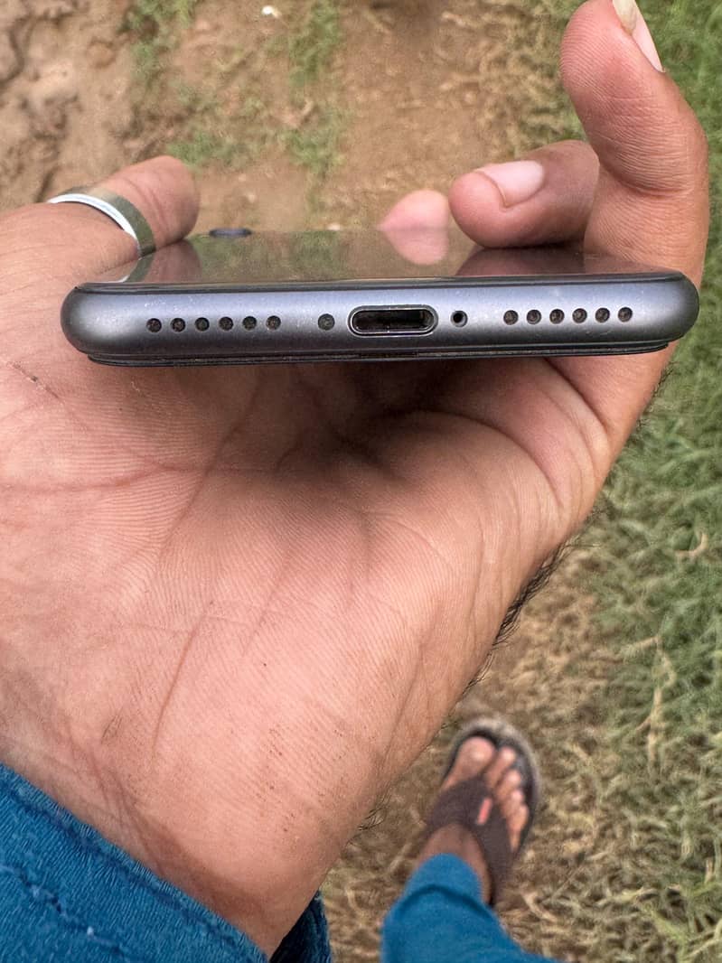 Apple iPhone 8 5