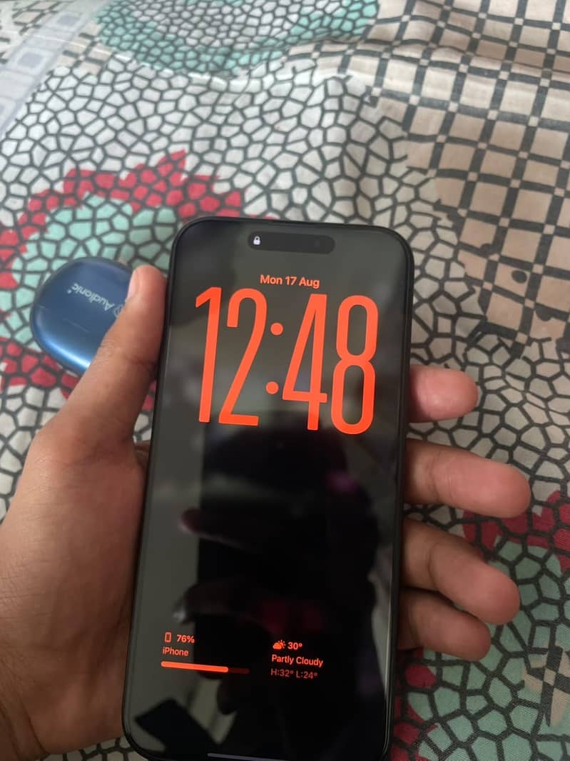 Apple iPhone 16 Pro Max 6