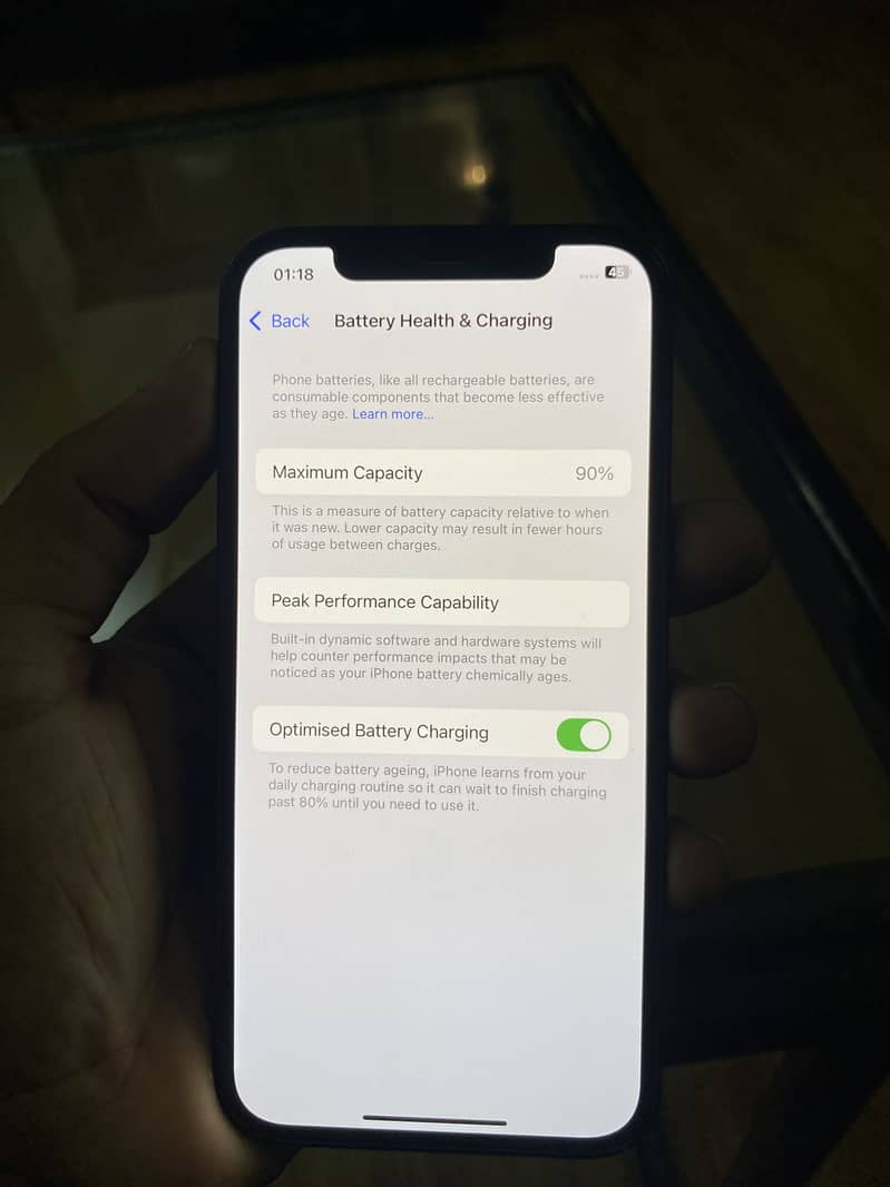 Apple iPhone 12 4