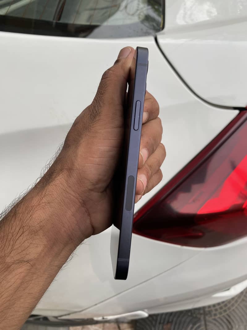 Apple iPhone 12 7