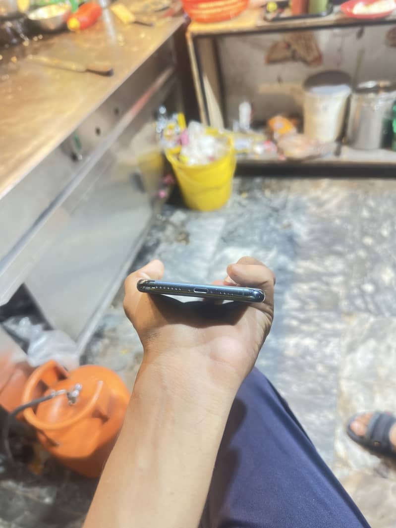 Apple iPhone 11 Pro Max 3
