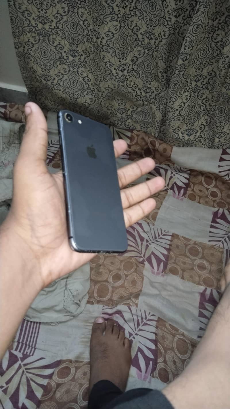 Apple iPhone 8 2