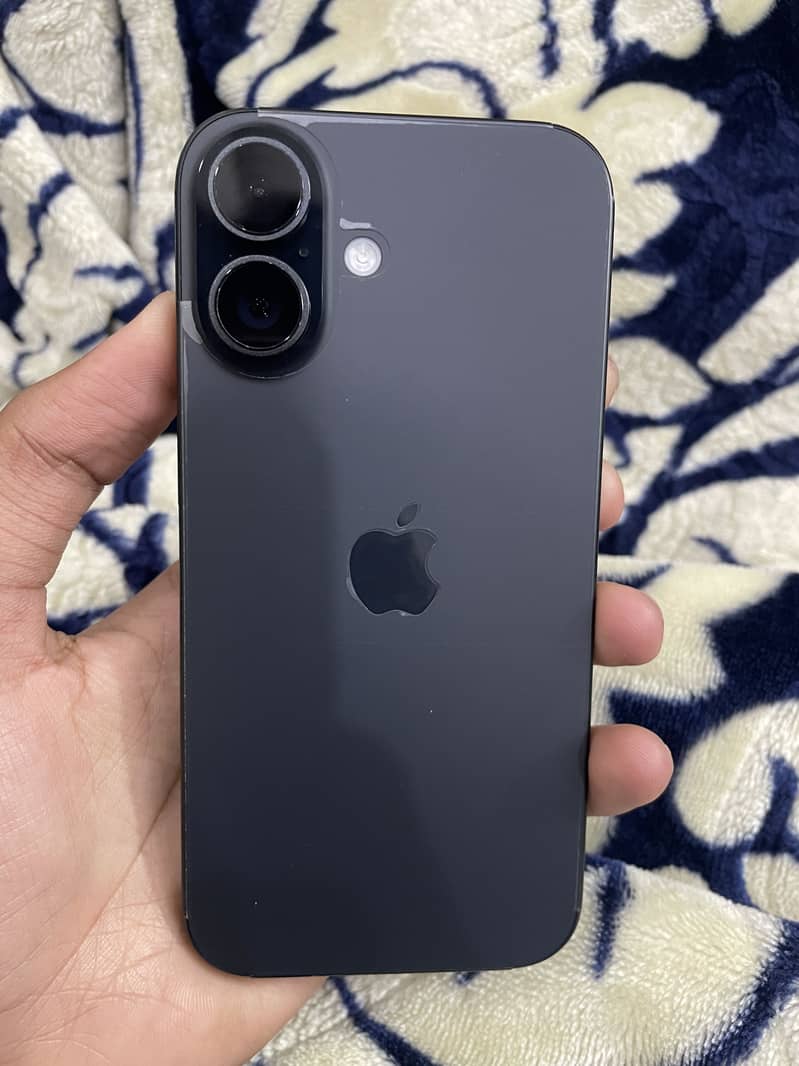 Apple iPhone 16 0