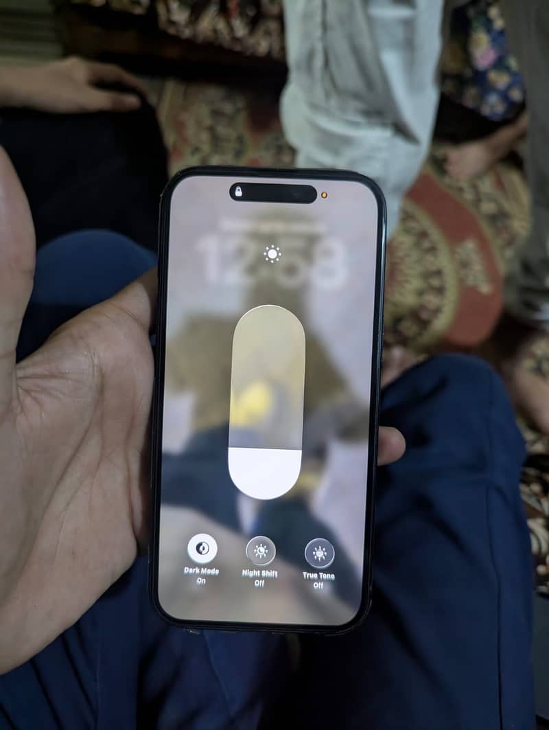 Apple iPhone 15 4