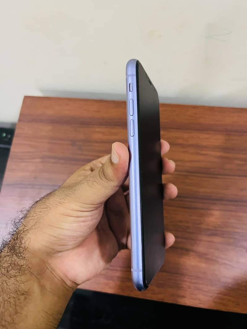 Apple iPhone 11 3