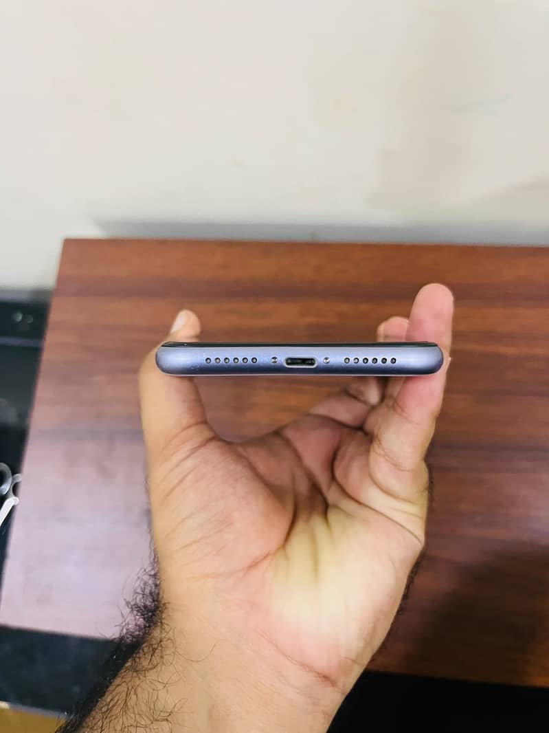 Apple iPhone 11 5