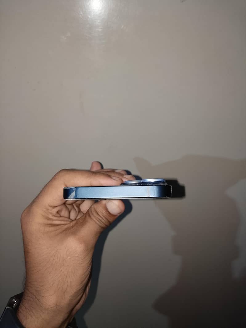 Apple iPhone 14 3