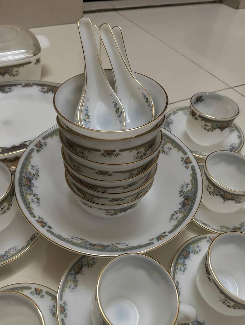 Dinner set 4