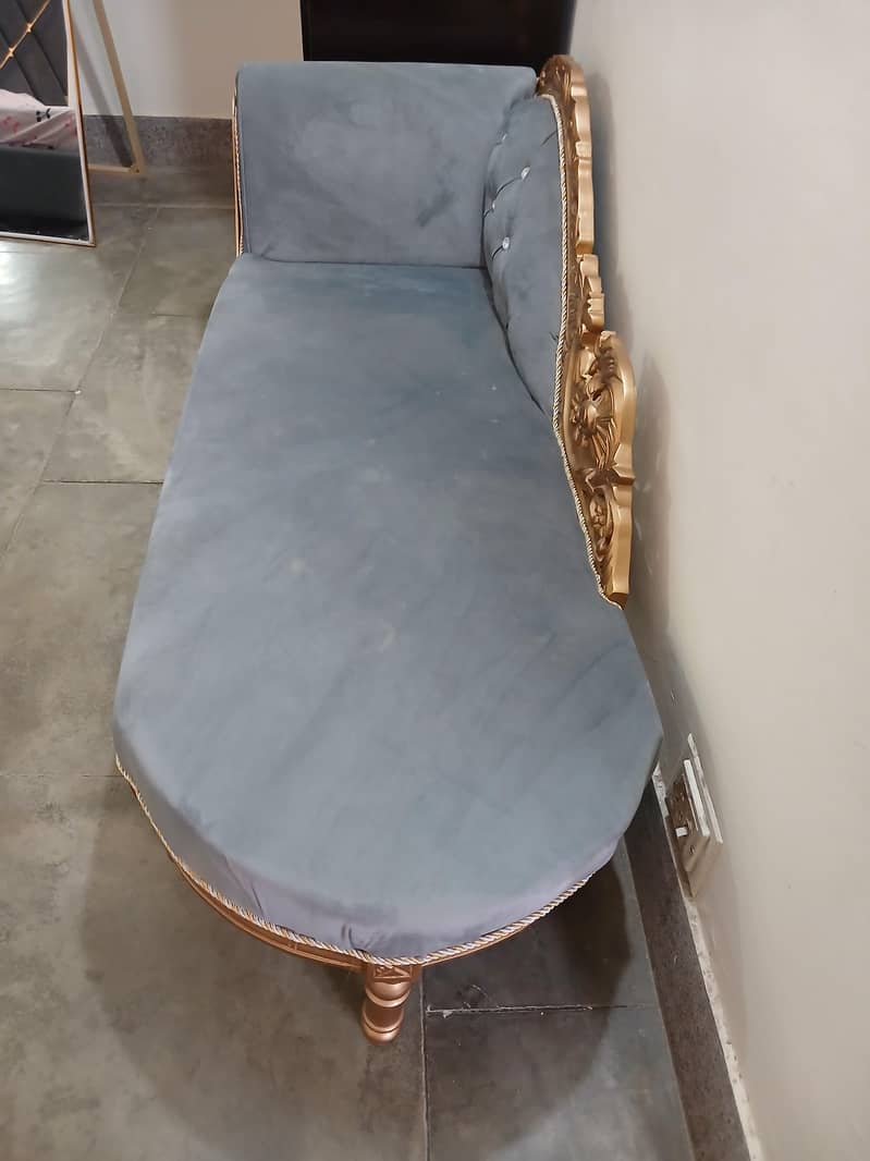 couch/dewan 1