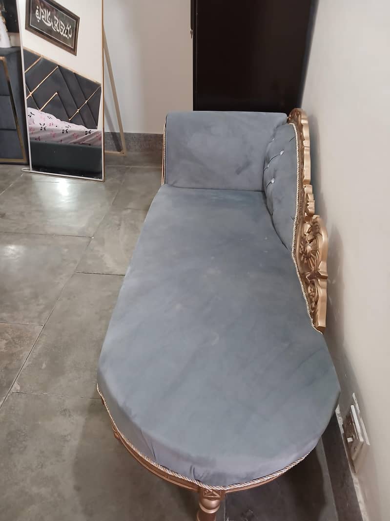 couch/dewan 2