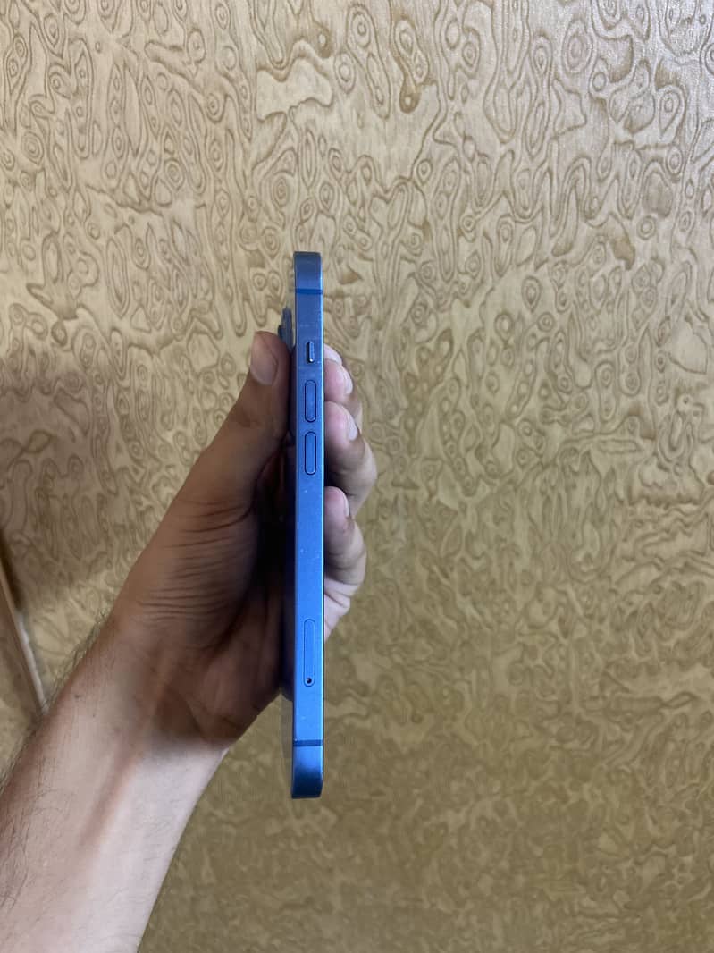 Apple iPhone 13 3