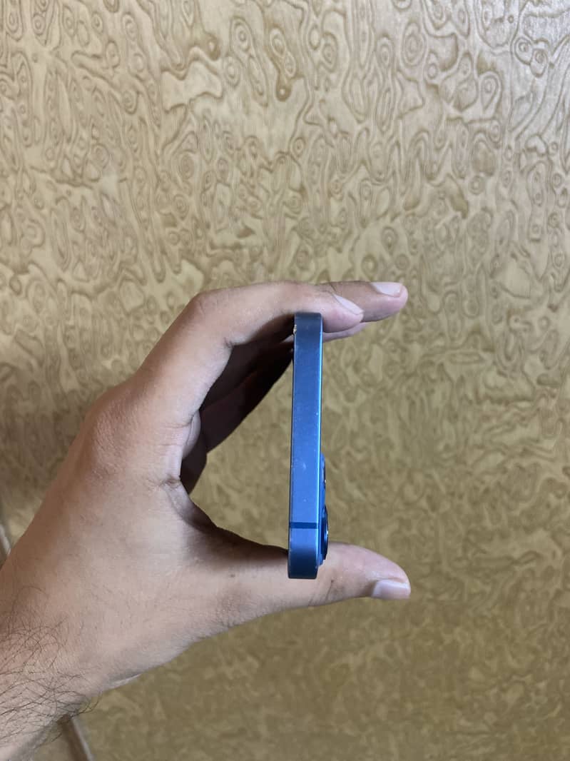 Apple iPhone 13 4