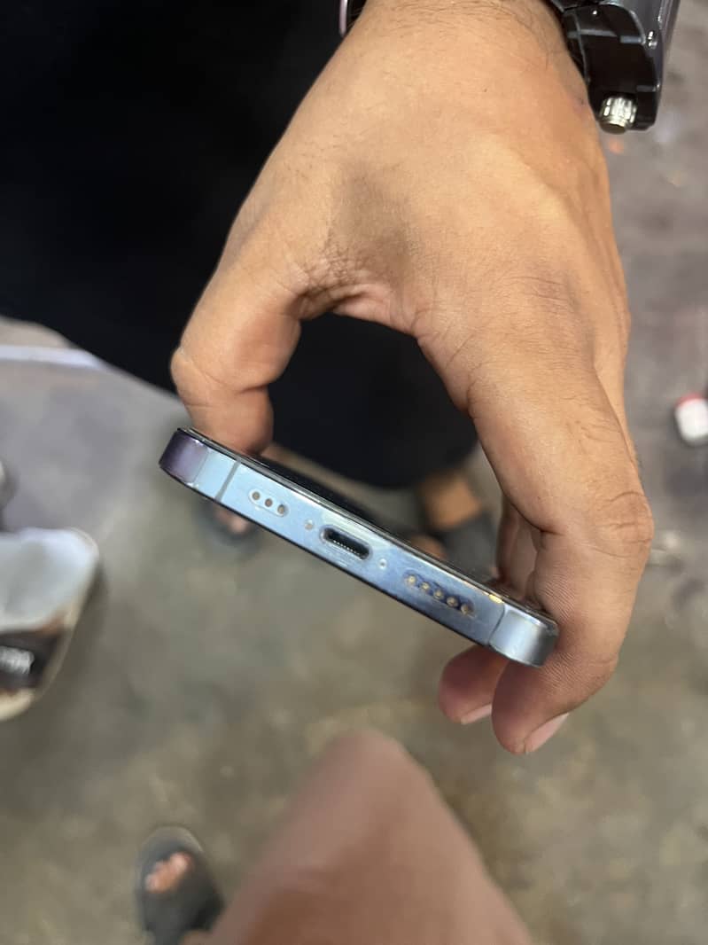 Apple iPhone 13 Pro 2
