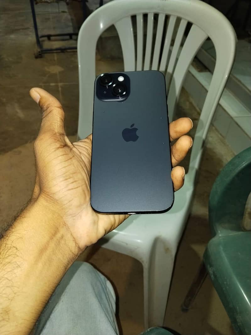 Apple iPhone 15 4