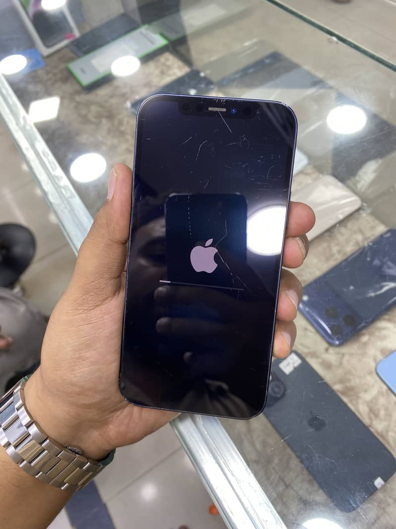 Apple iPhone 12 7