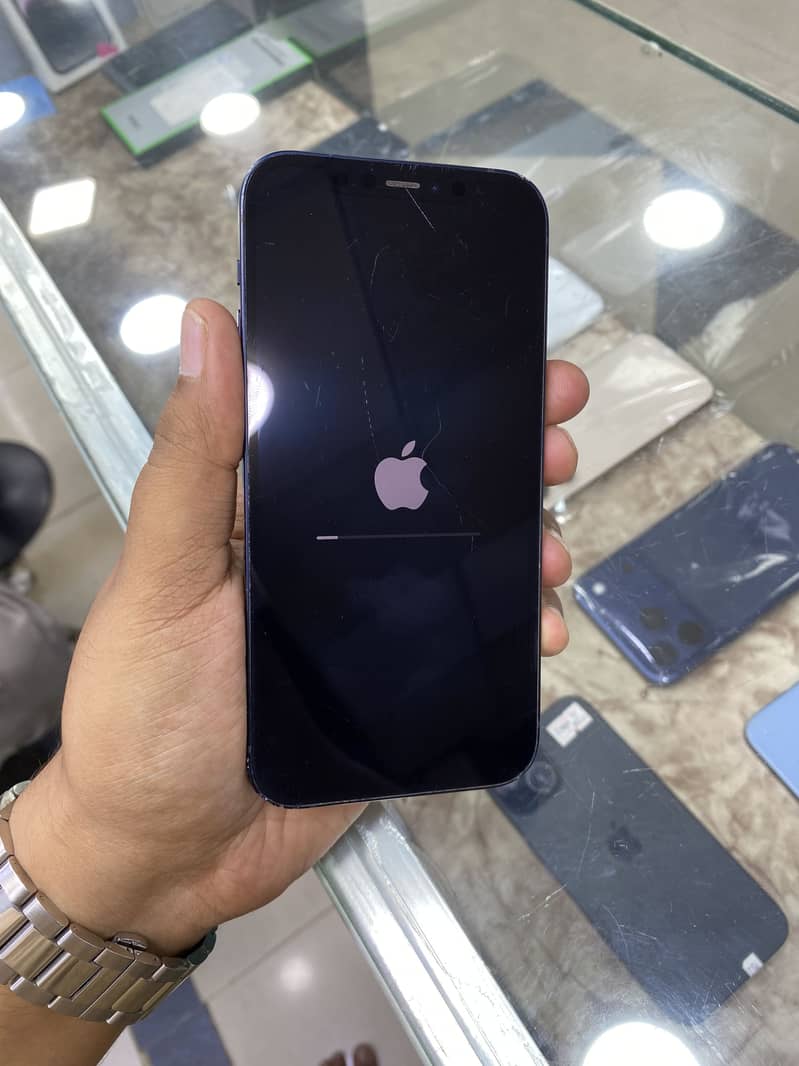 Apple iPhone 12 2