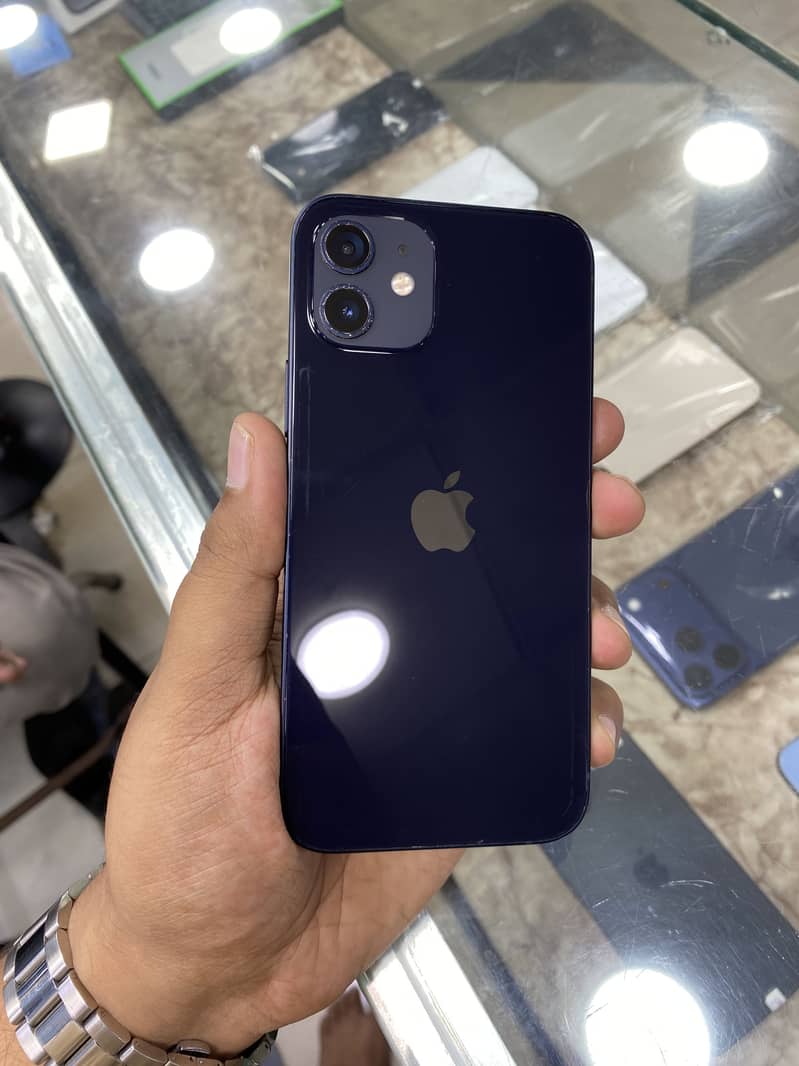Apple iPhone 12 6