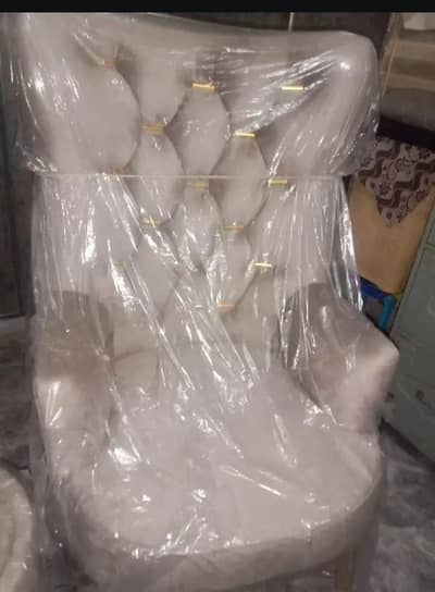 10/10 good condition chairs and table