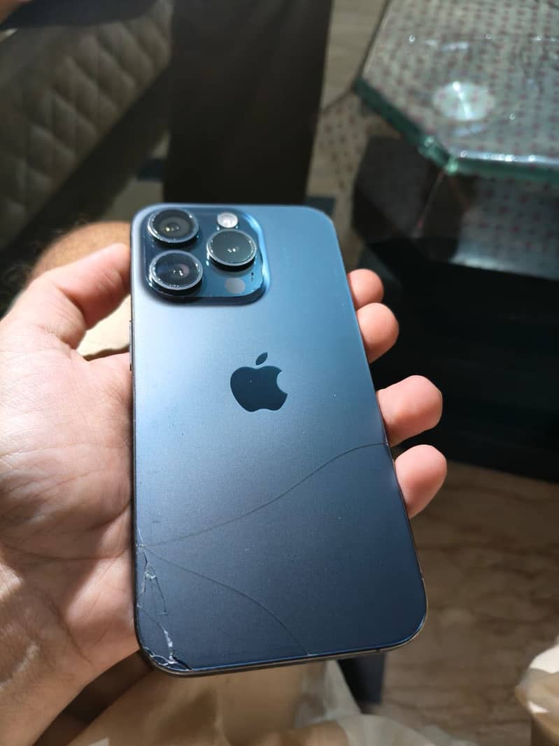Apple iPhone 15 Pro 0