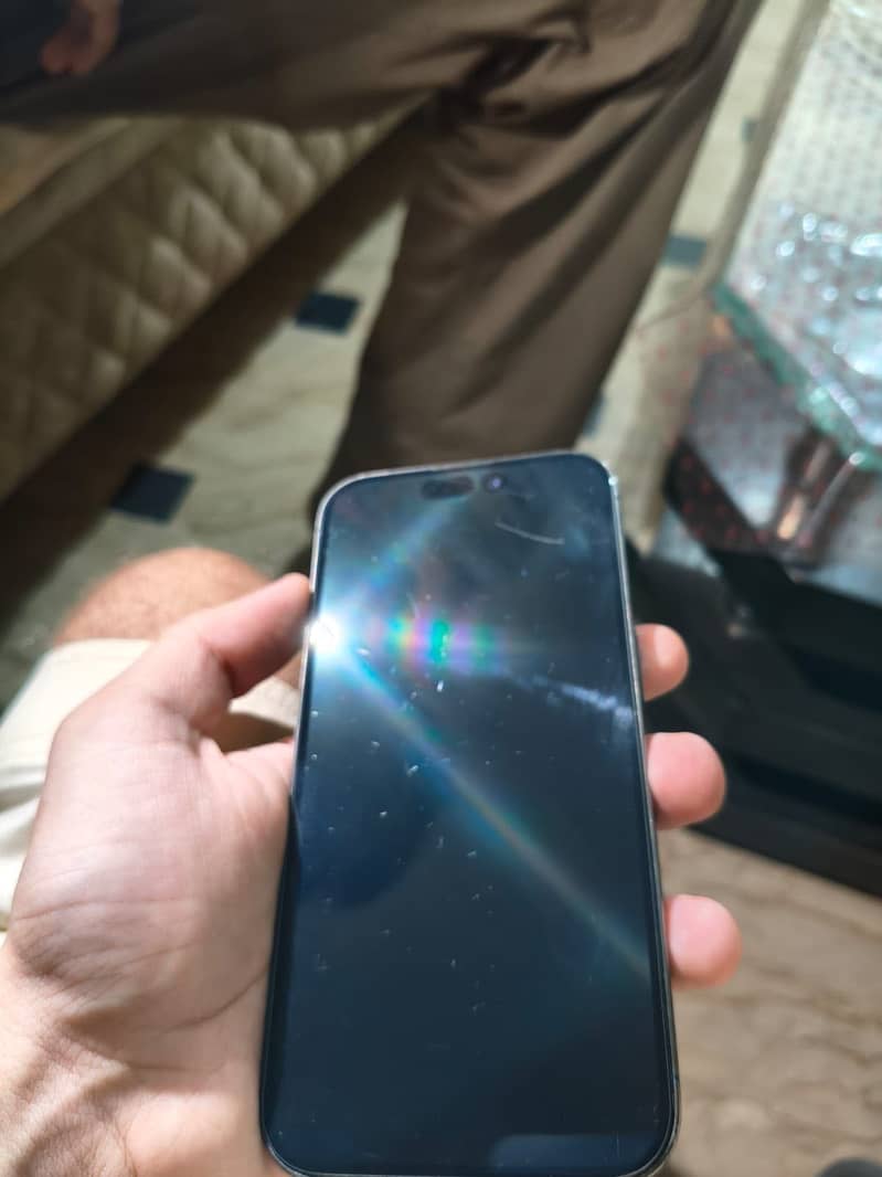 Apple iPhone 15 Pro 3