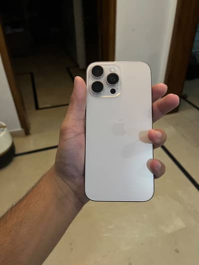 Apple iPhone 16 Pro Max