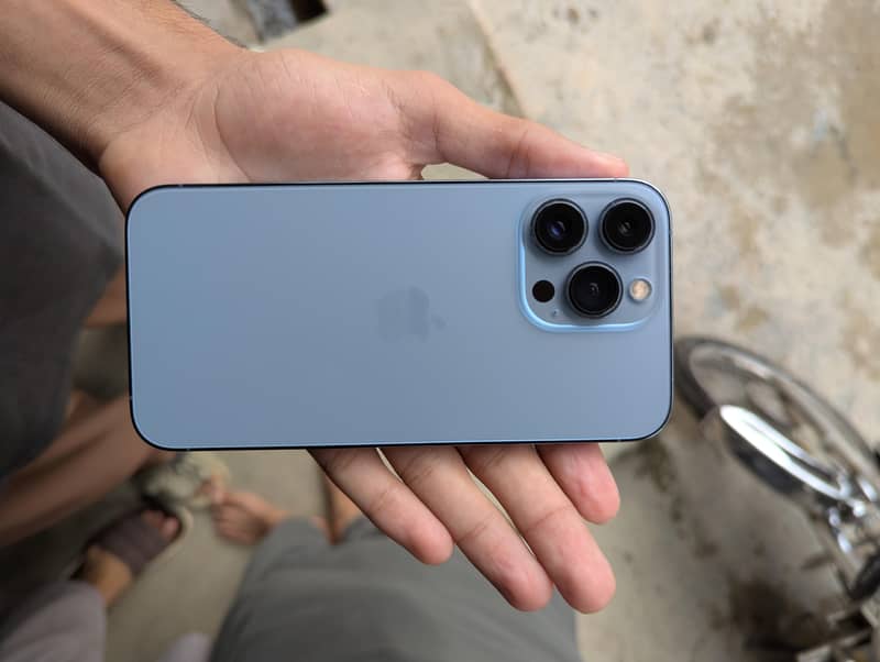 Apple iPhone 13 Pro 0