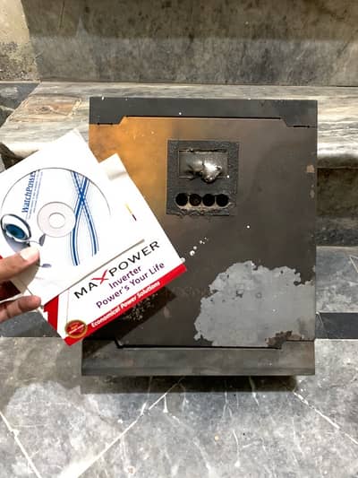 Max Power Solar inverter 3kw dead
