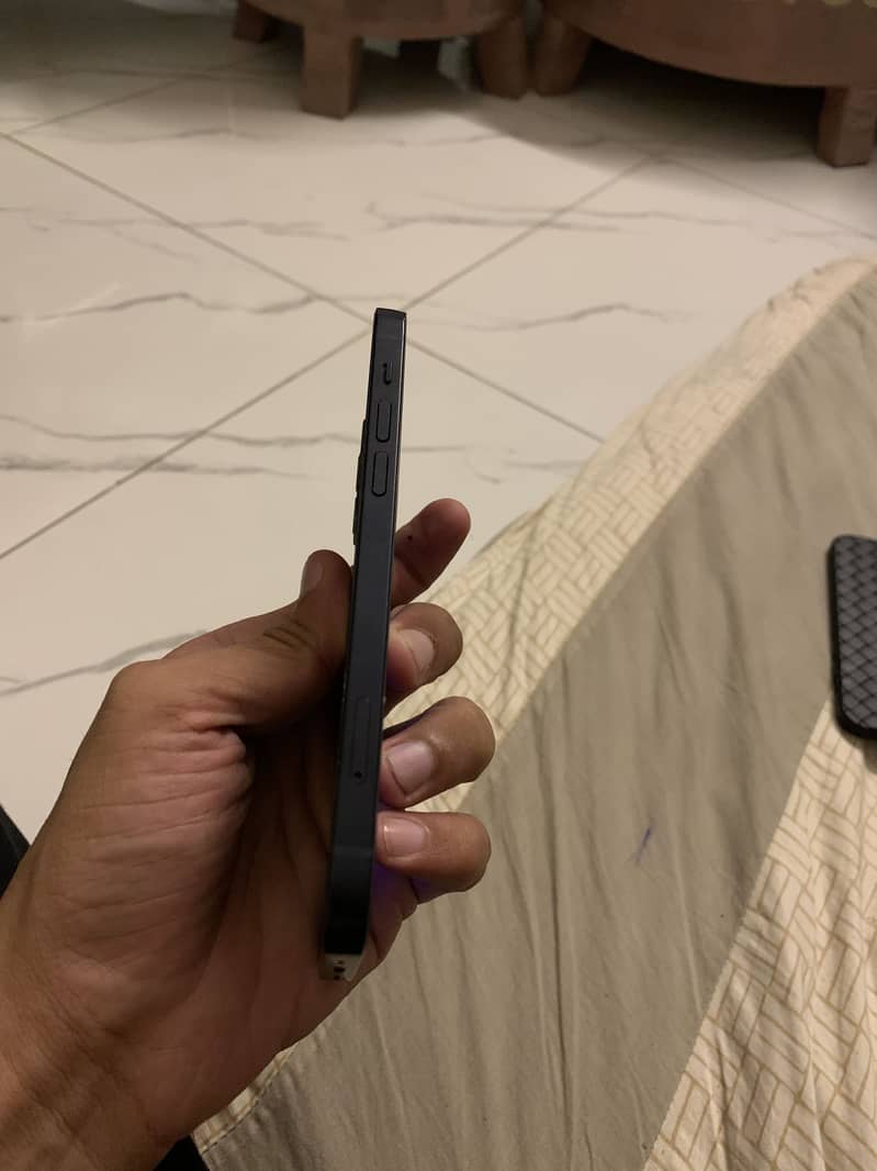 Apple iPhone 12 2