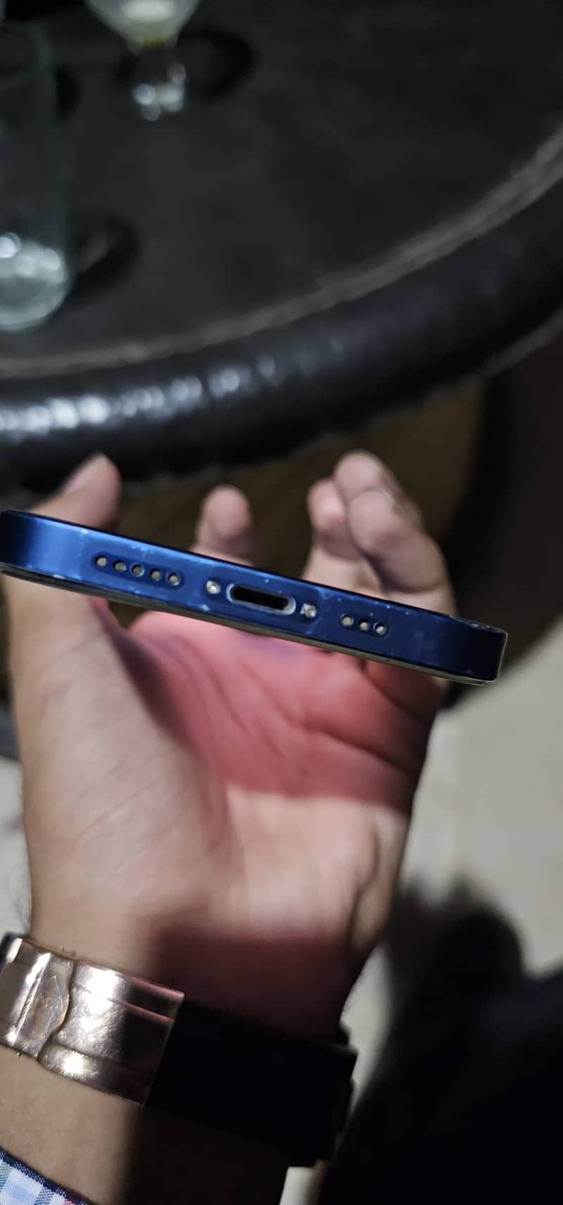 Apple iPhone 12 1