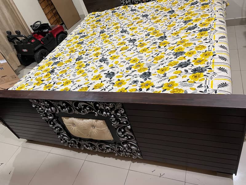 Complete Bed Set with Side Tables & Dressing 1