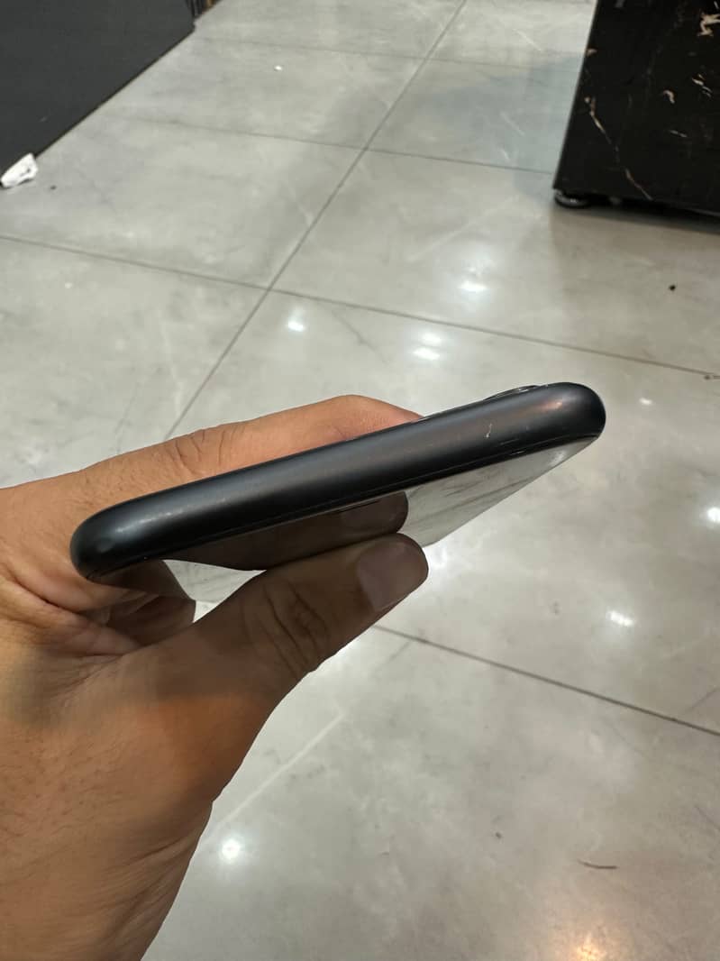 Apple iPhone 11 1